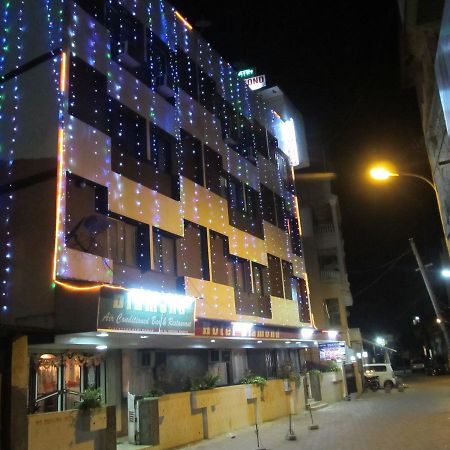 Hotel Diamond Daman Exterior photo