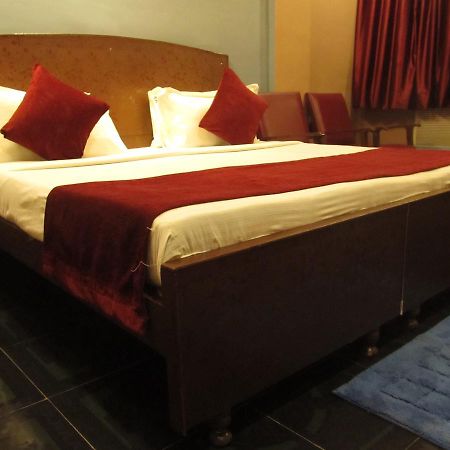 Hotel Diamond Daman Exterior photo