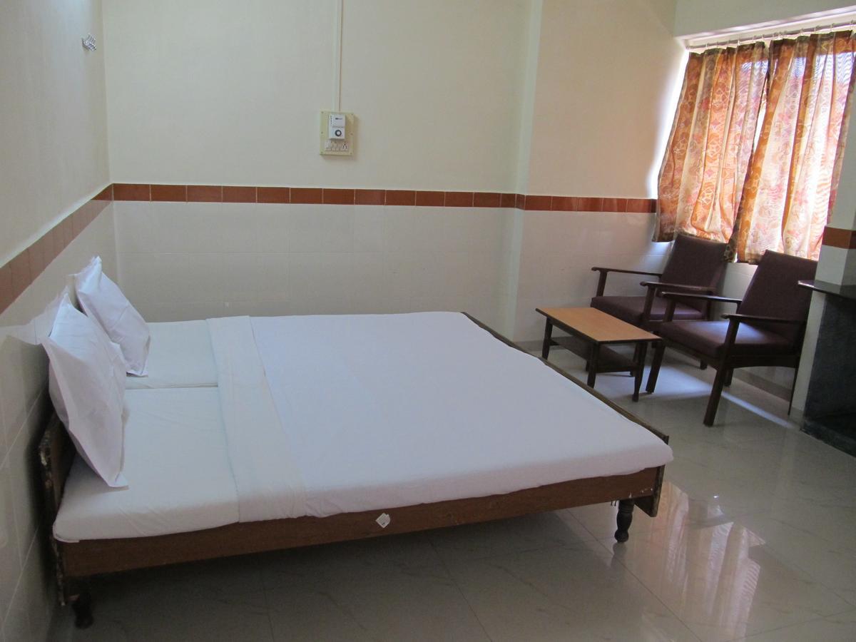 Hotel Diamond Daman Room photo