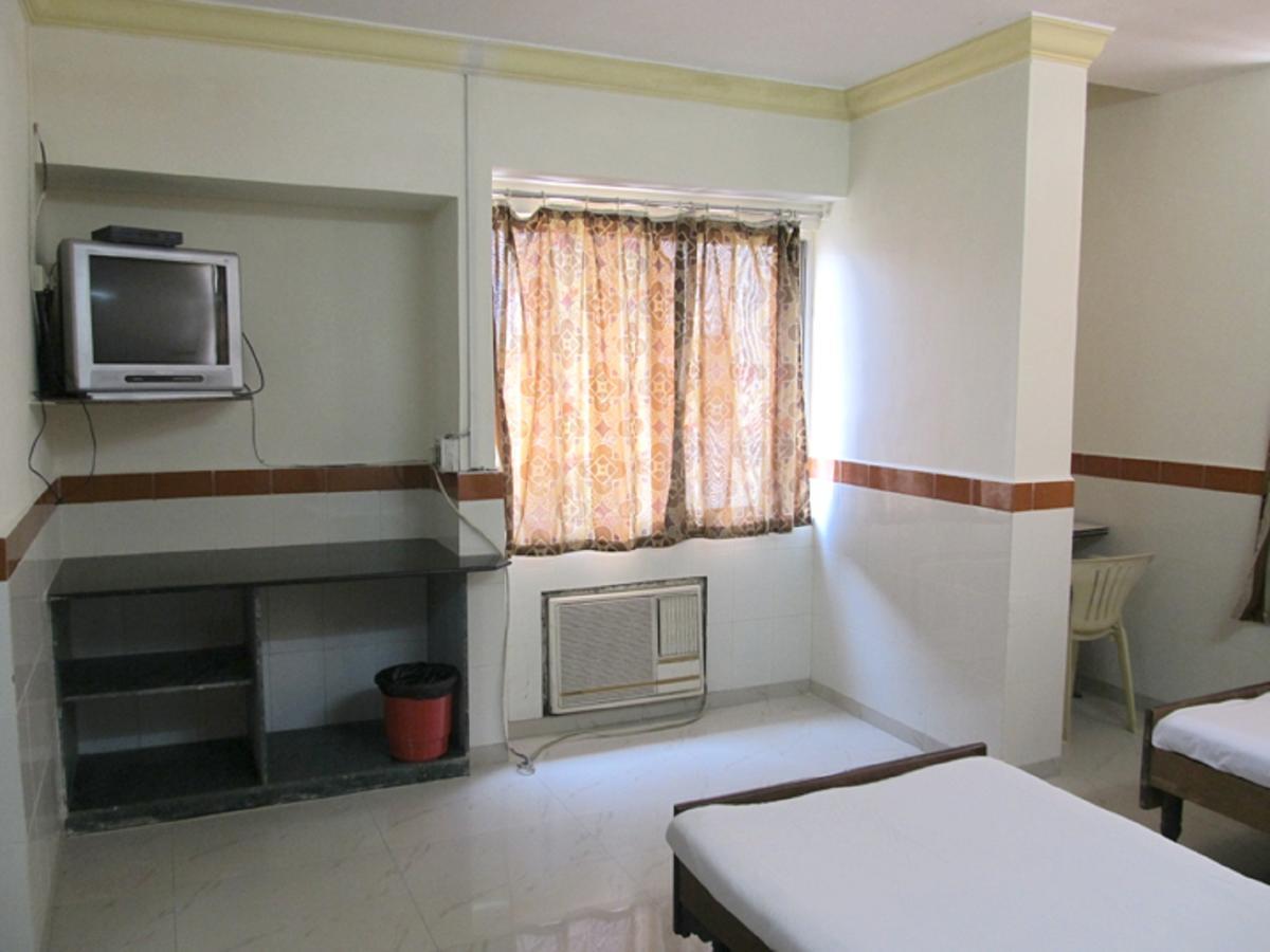 Hotel Diamond Daman Exterior photo