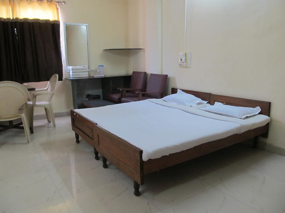 Hotel Diamond Daman Exterior photo