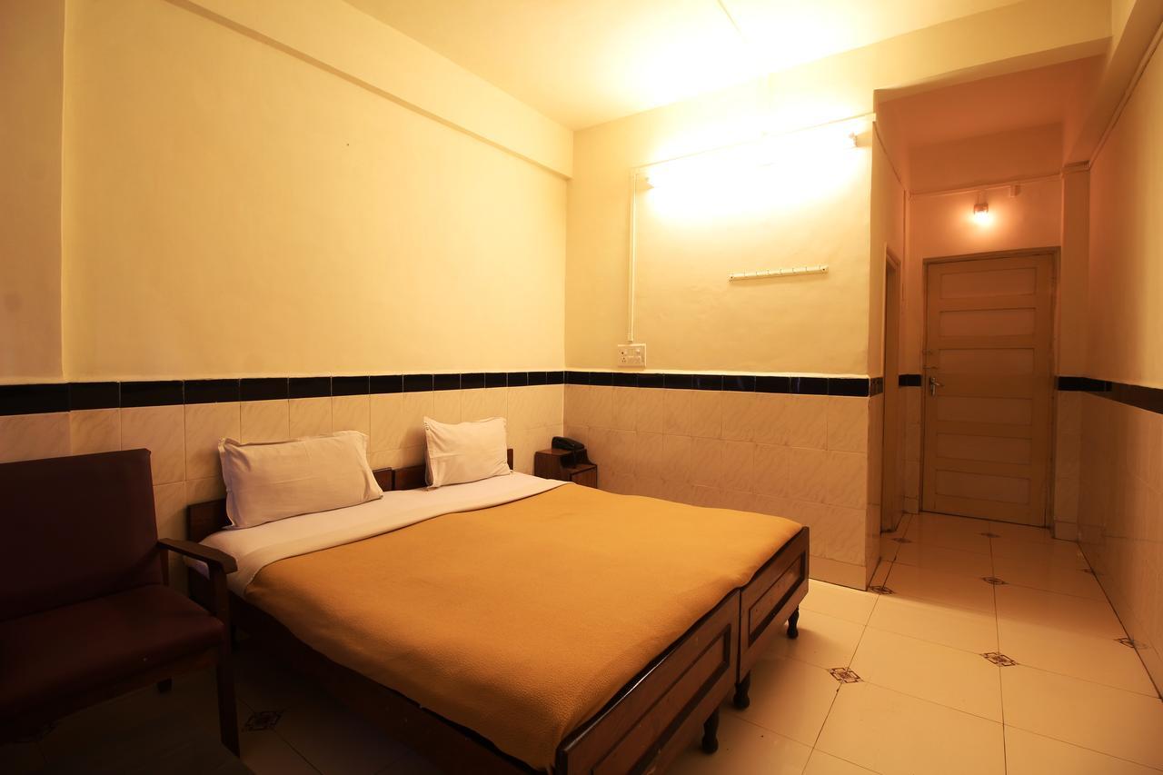 Hotel Diamond Daman Exterior photo