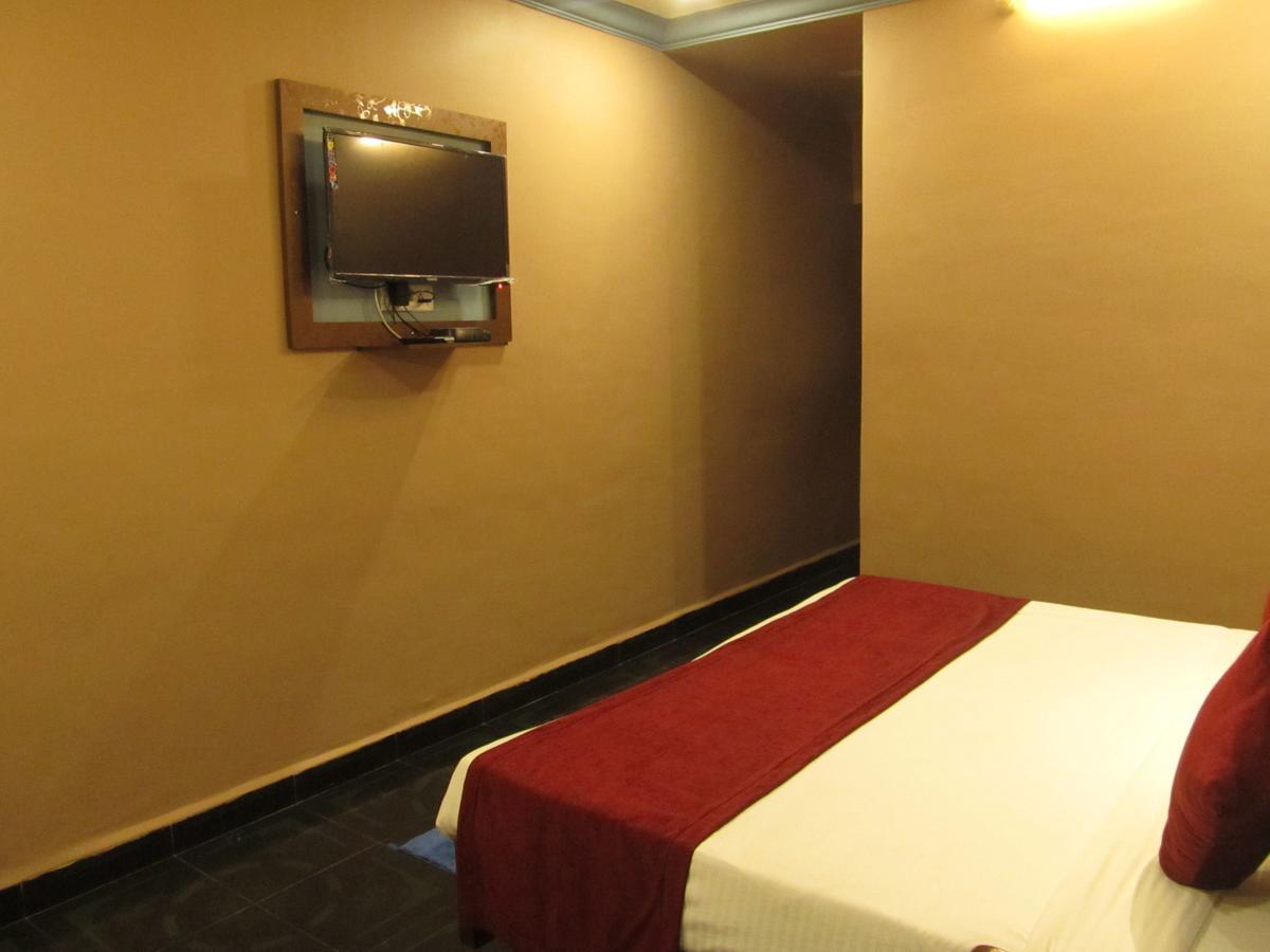 Hotel Diamond Daman Exterior photo