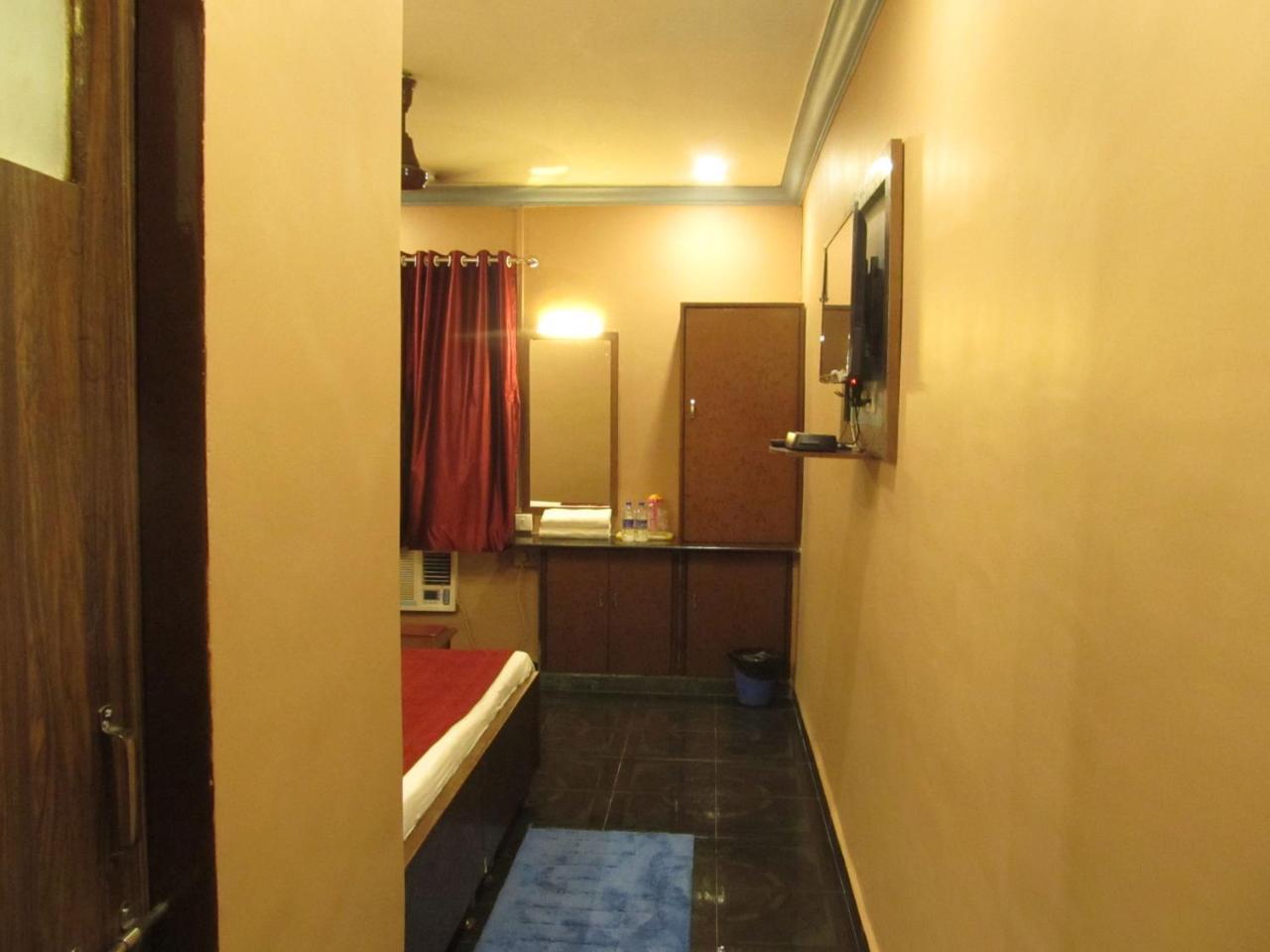Hotel Diamond Daman Exterior photo