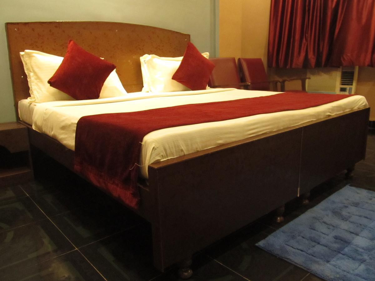 Hotel Diamond Daman Exterior photo